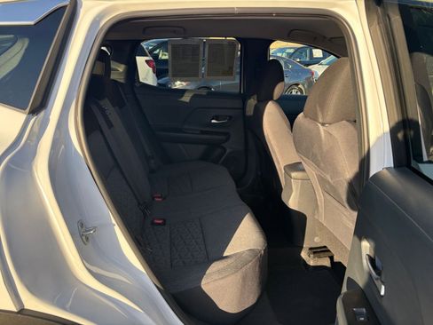 Used 2025 Nissan Kicks SV image 23