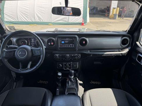 Used 2021 Jeep Wrangler Unlimited Sport AWD/4WD image 30