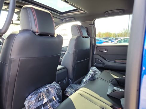 Used 2025 Nissan Frontier PRO-4X w/ Pro Premium Package image 14