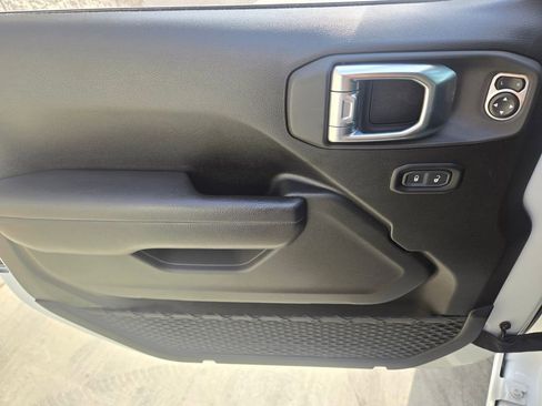 Used 2024 Jeep Wrangler Unlimited Sport AWD/4WD image 20
