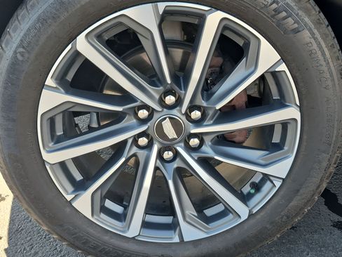 Used 2024 Cadillac Lyriq Sport RWD image 13