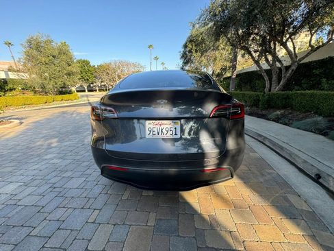 Used 2023 Tesla Model Y Long Range AWD/4WD image 6