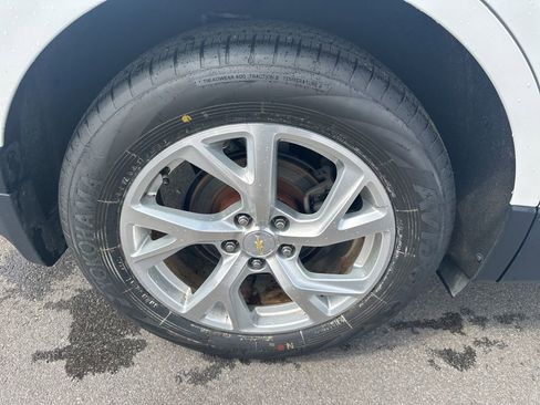 Used 2018 Chevrolet Equinox Premier FWD image 32