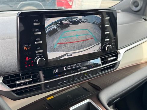 Certified 2024 Toyota Sienna XLE w/ XLE Plus Package AWD/4WD image 28