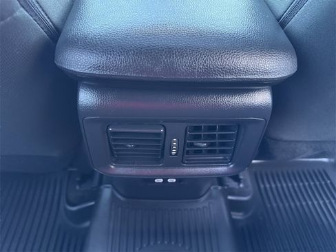 Used 2025 Toyota RAV4 SE image 33