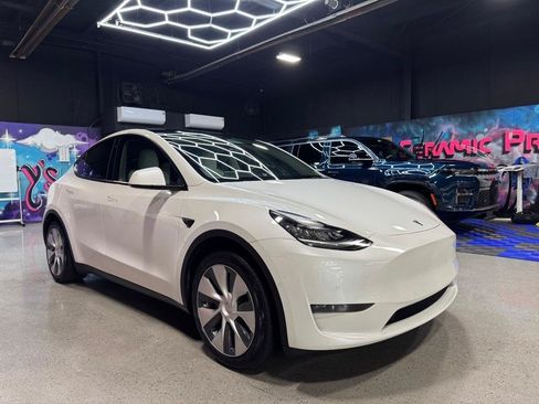 Used 2021 Tesla Model Y Long Range AWD/4WD image 8