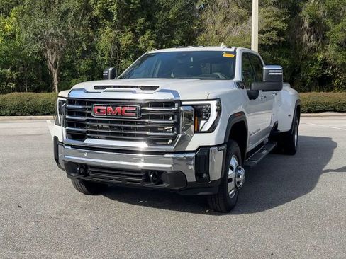 Used 2024 GMC Sierra 3500 SLT w/ SLT Premium Package image 3
