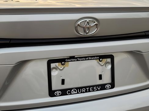 Certified 2025 Toyota Corolla SE image 27