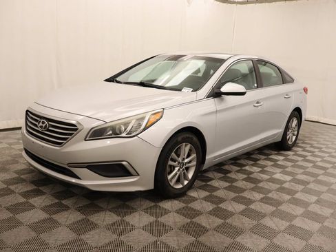 Used 2017 Hyundai Sonata SE FWD image 1