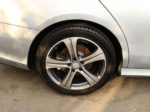 Used 2017 Mercedes-Benz E 300 image 8