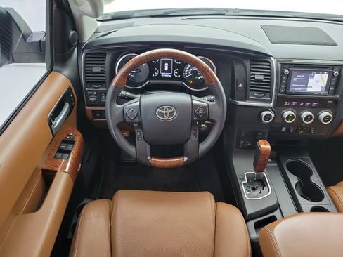 Used 2018 Toyota Sequoia Platinum RWD image 15