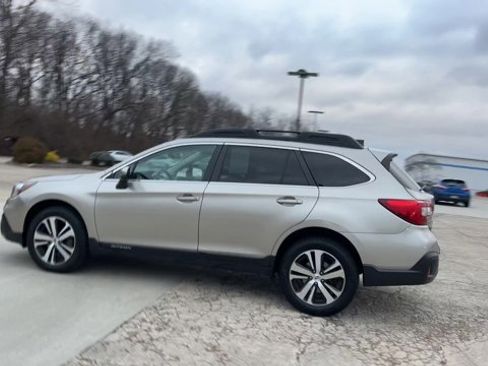 Used 2019 Subaru Outback 2.5i Limited image 6