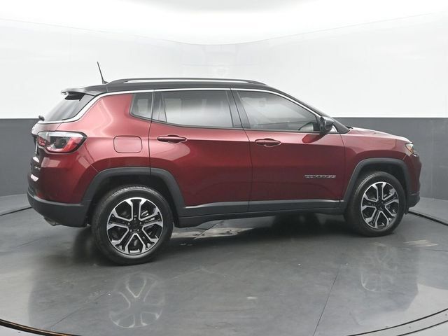 Used 2022 Jeep Compass Limited AWD/4WD image 2