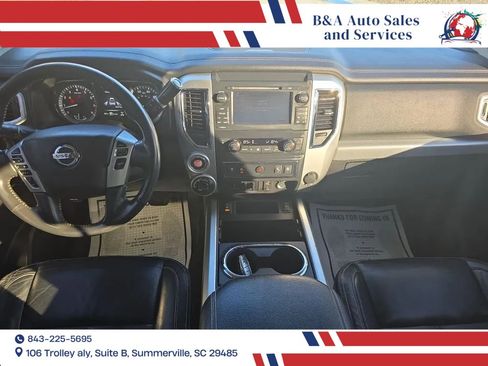 Used 2018 Nissan Titan PRO-4X w/ Pro-4x Convenience Package AWD/4WD image 9