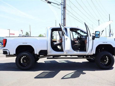 Used 2024 GMC Sierra 3500 Denali Ultimate AWD/4WD image 44