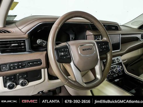 Used 2022 GMC Yukon Denali image 4
