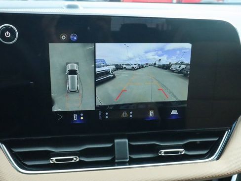 New 2026 Chevrolet Equinox ACTIV w/ Convenience Package III FWD image 6