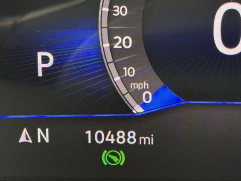 Certified 2024 Volkswagen Taos SE image 13