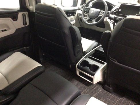 Used 2026 Honda Odyssey Elite image 31