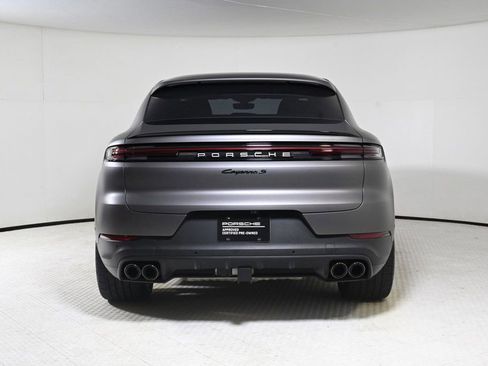Certified 2024 Porsche Cayenne S image 6