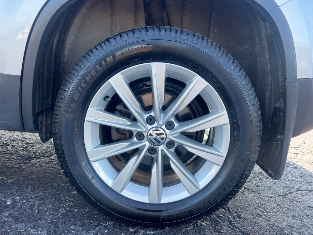 Used 2014 Volkswagen Tiguan S AWD/4WD image 40