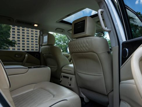 Used 2019 INFINITI QX80 Luxe w/ 22" Wheel Package AWD/4WD image 17