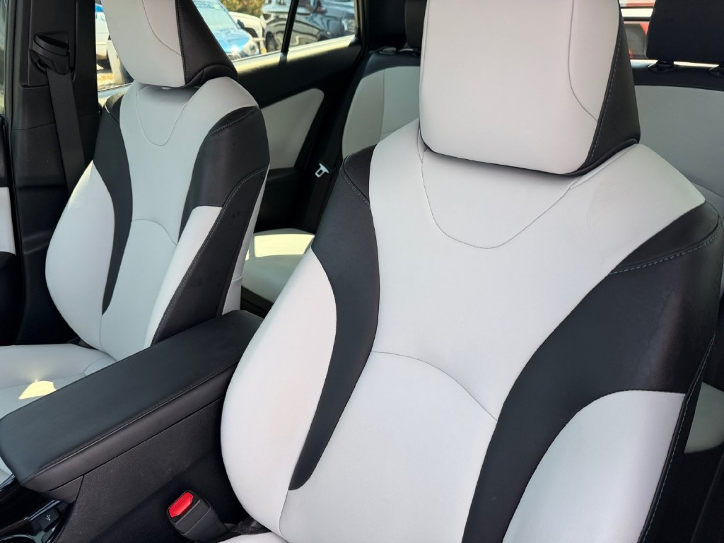 Used 2022 Toyota Prius XLE FWD image 13