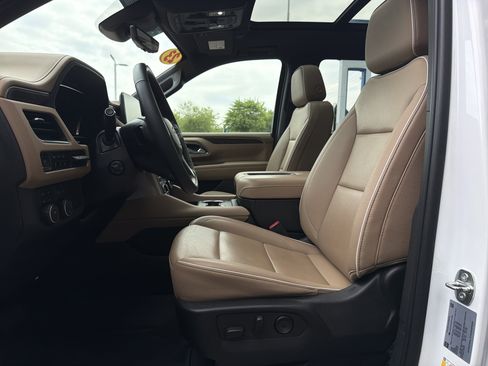 Used 2023 Chevrolet Tahoe Premier AWD/4WD image 16