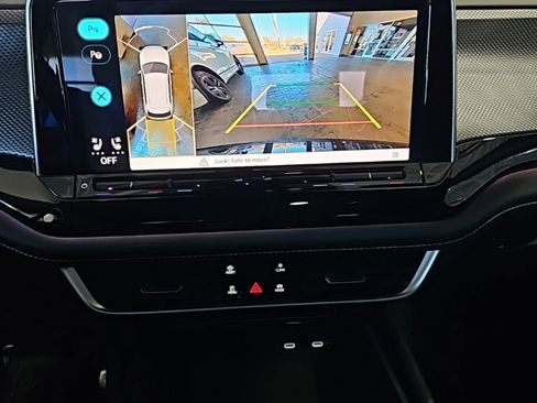 New 2026 Volkswagen Atlas Cross Sport SEL Premium R-Line image 32