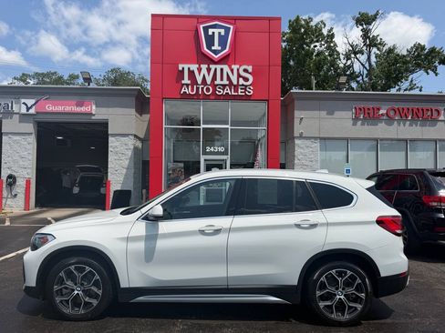 Used 2021 BMW X1 sDrive28i FWD image 1