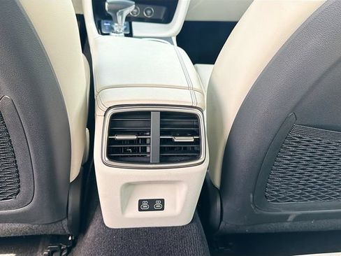 Used 2025 Genesis G70 2.5T RWD image 25