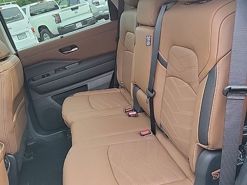 Certified 2025 Nissan Pathfinder Platinum w/ Cargo Package image 25