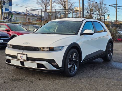 New 2026 Hyundai Ioniq 5 SE image 3