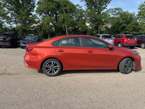 Used 2022 Kia Forte LXS FWD image 30