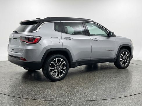 Used 2025 Jeep Compass Trailhawk AWD/4WD image 9
