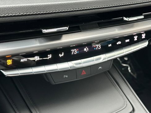 Used 2024 Cadillac XT4 Premium Luxury image 31