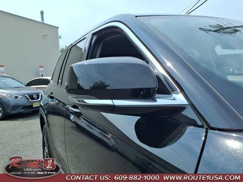 Used 2023 Jeep Grand Cherokee 4WD 4xe w/ Luxury Tech Group II image 11