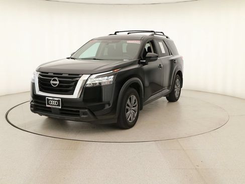 Used 2022 Nissan Pathfinder SV AWD/4WD image 12