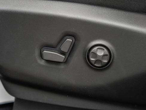 New 2026 Chrysler Pacifica Limited image 39