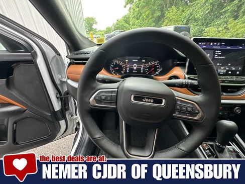 Used 2025 Jeep Compass Limited AWD/4WD image 14