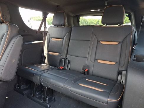 Used 2023 GMC Yukon XL AT4 w/ LPO, Floor Liner Package AWD/4WD image 20