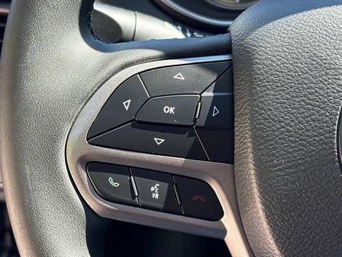 Used 2022 Jeep Cherokee Latitude Lux w/ Sun & Sound Group AWD/4WD image 30