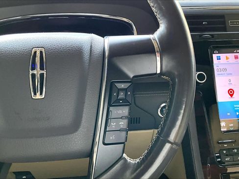 Used 2016 Lincoln Navigator L Reserve image 25