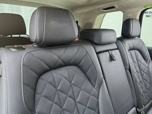 Used 2025 BMW X7 xDrive40i w/ Premium Package AWD/4WD image 38