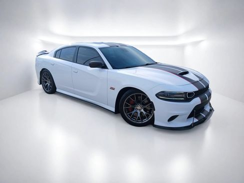 Used 2016 Dodge Charger SRT w/ Harman/Kardon Audio Group RWD image 2