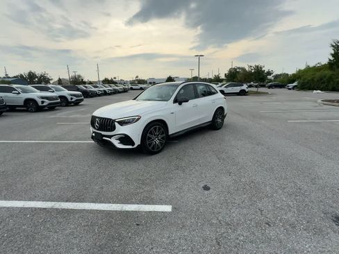 Used 2025 Mercedes-Benz GLC 43 AMG 4MATIC image 4