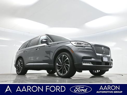 Used 2023 Lincoln Aviator Reserve w/ Equipment Group 201A AWD/4WD image 3