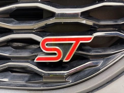 Used 2020 Ford Explorer ST w/ ST Street Pack image 2