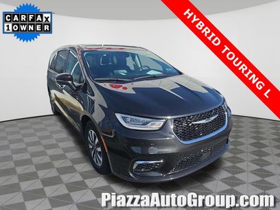 Used 2023 Chrysler Pacifica Touring-L