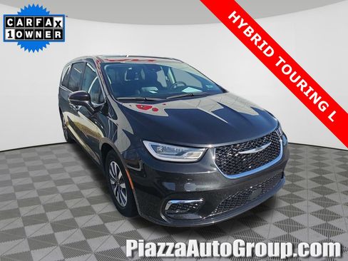 Used 2023 Chrysler Pacifica Touring-L image 1